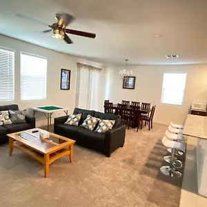 Spacious House, 5 Bedrooms, Sleeps 12, Near Vegas Strip And Airport Las Vegas
