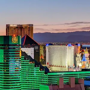 Mgm Signature-28-814 1br 2ba F1 Pits View Balcony Las Vegas