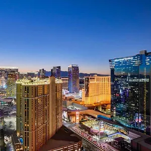 Mgm Signature-36-705 F1 Track & Strip View Balcony Las Vegas