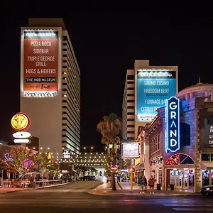 3* 호텔 Downtown Grand & Casino