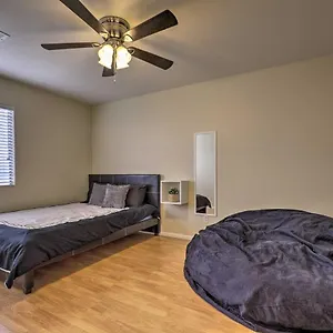 Luxurious Vegas Digs Hot Tub, Bbq, Cabana And More! Las Vegas